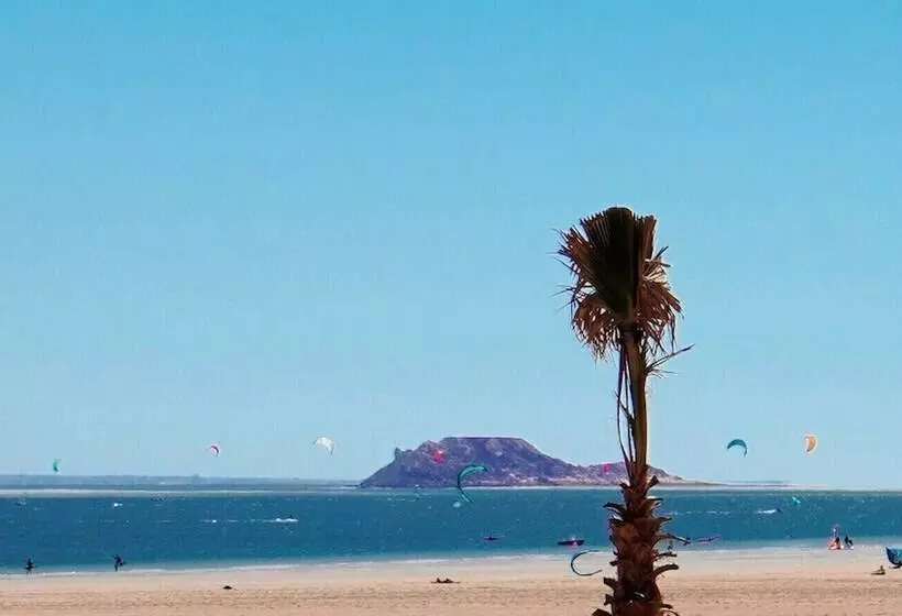 ユースホステル Desert Sands Dakhla