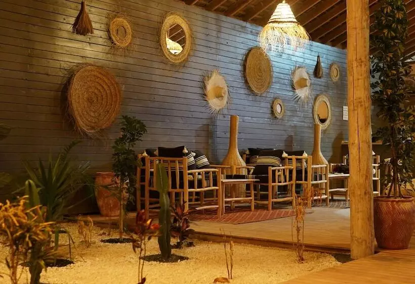 ユースホステル Desert Sands Dakhla