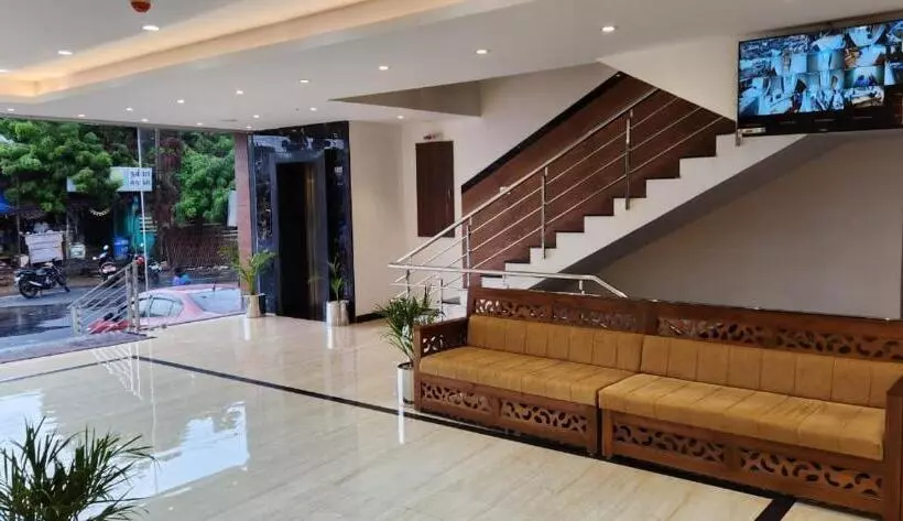 ホテル Ponni Residency Thanjavur