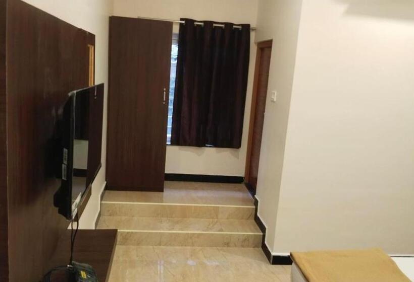Hotel Ponni Residency Thanjavur