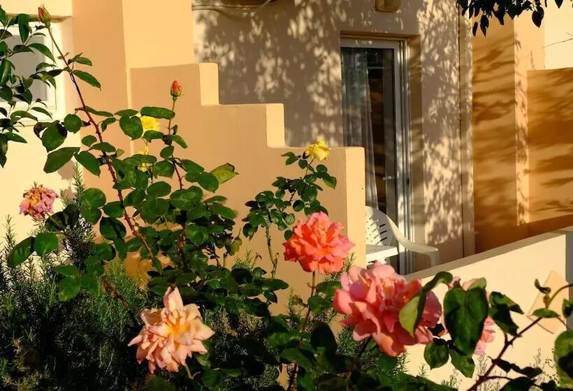 בית מלון כפרי Athina