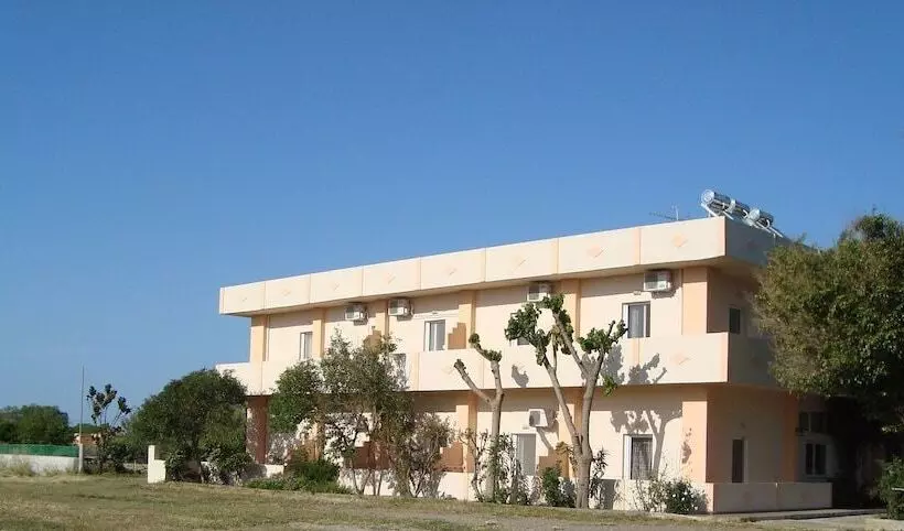 בית מלון כפרי Athina