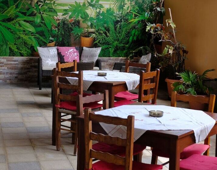 בית מלון כפרי Athina