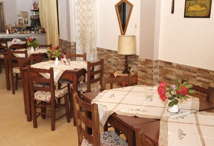 בית מלון כפרי Athina