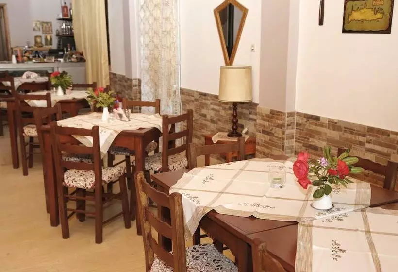 בית מלון כפרי Athina