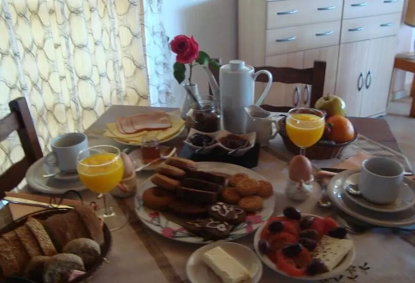 בית מלון כפרי Athina