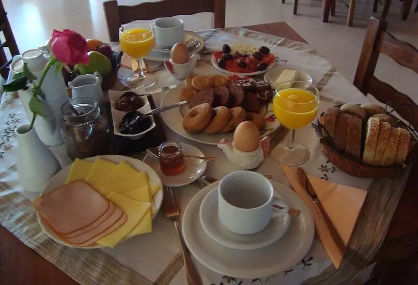 בית מלון כפרי Athina