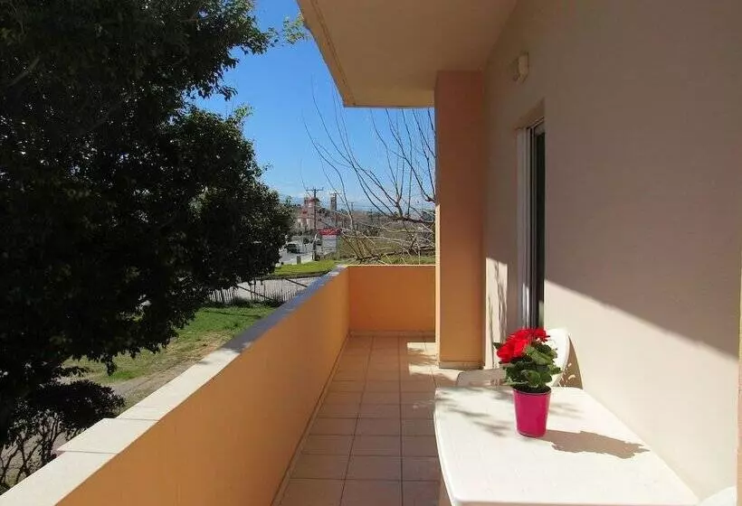 בית מלון כפרי Athina