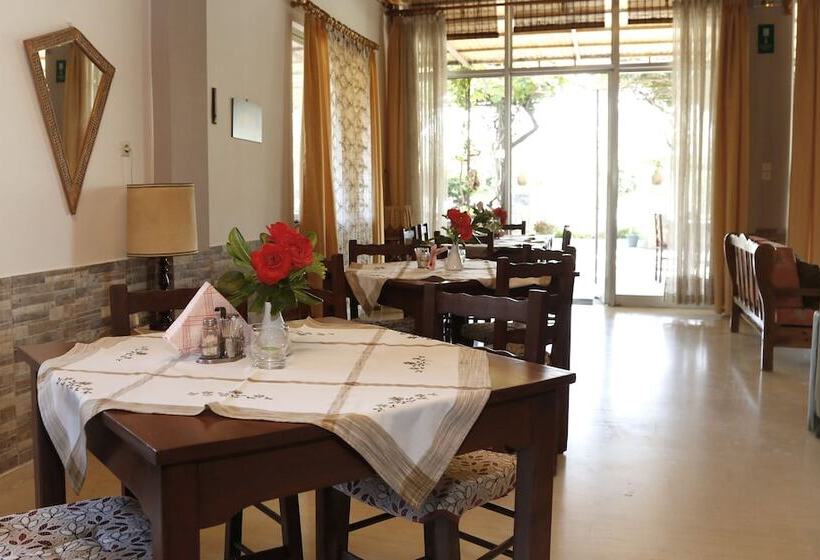 בית מלון כפרי Athina