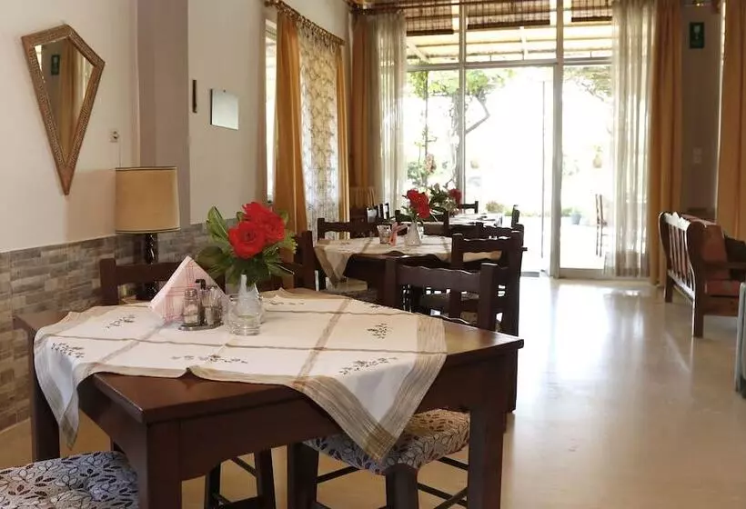 בית מלון כפרי Athina