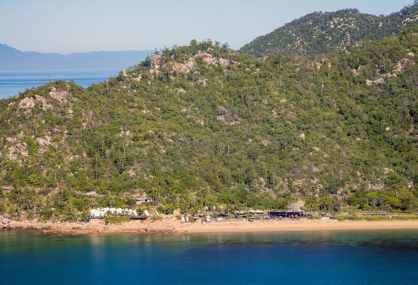 Отель Bungalow Bay Koala Village Hostel