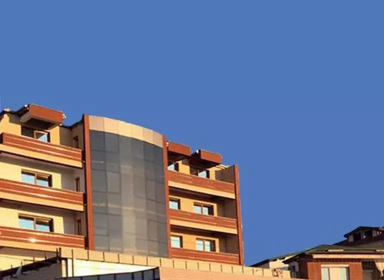 هتل Centro Biznis 92