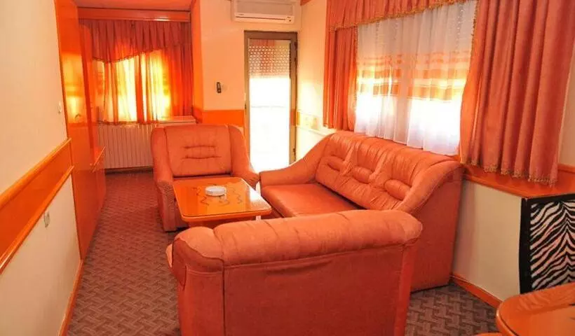 هتل Centro Biznis 92