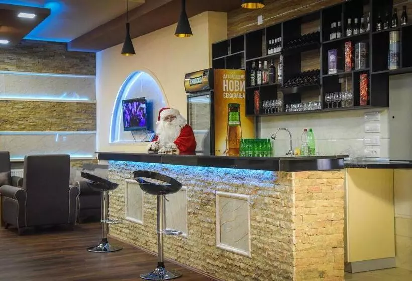 هتل Centro Biznis 92