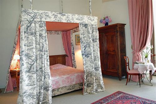 Отель Château Royal De Saint Saturnin