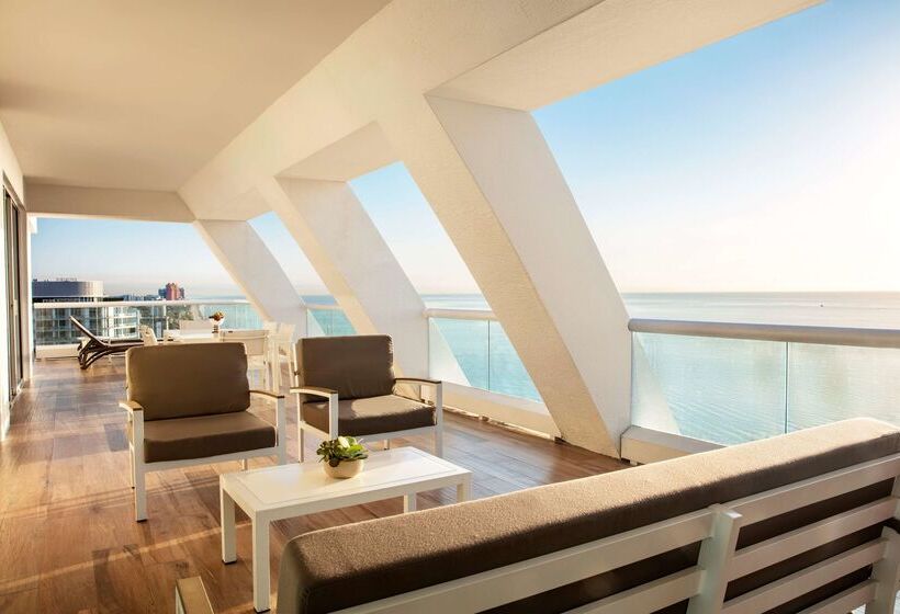 فندق Conrad Fortlauderdale Beach