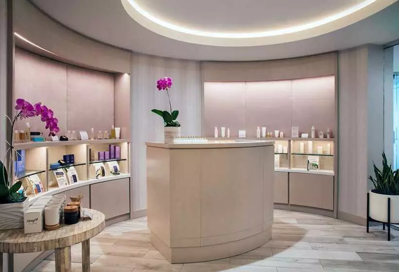 فندق Conrad Fortlauderdale Beach