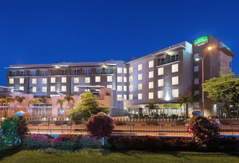 هتل Courtyard By Marriott Kingston, Jamaica