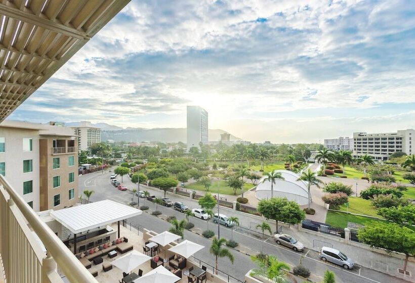 هتل Courtyard By Marriott Kingston, Jamaica