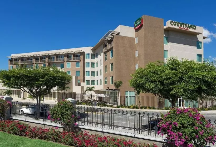 هتل Courtyard By Marriott Kingston, Jamaica