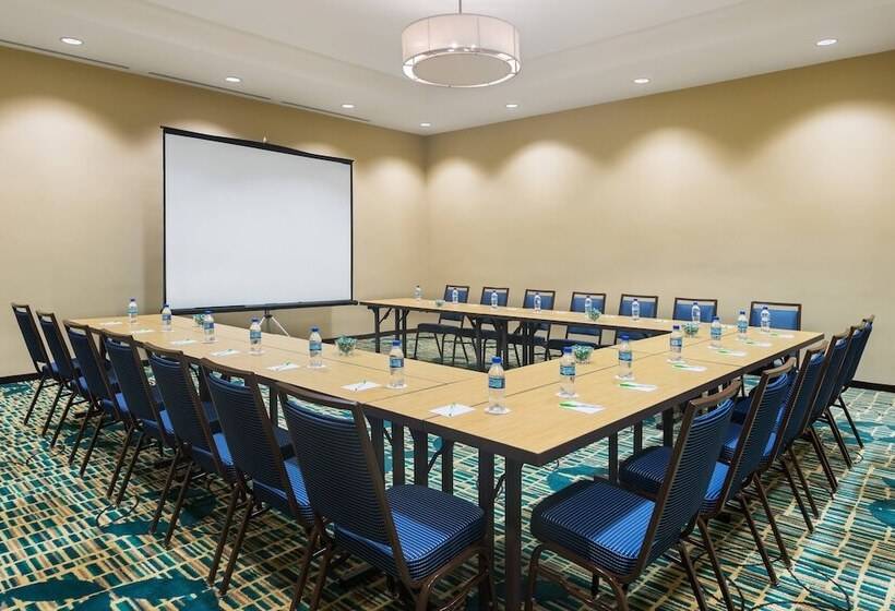 هتل Courtyard By Marriott Kingston, Jamaica