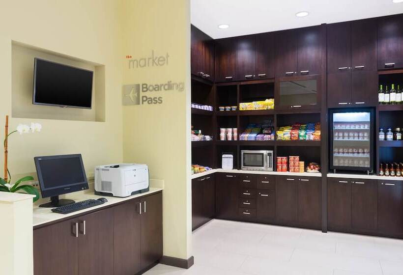 هتل Courtyard By Marriott Kingston, Jamaica