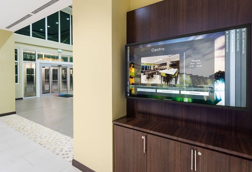 هتل Courtyard By Marriott Kingston, Jamaica