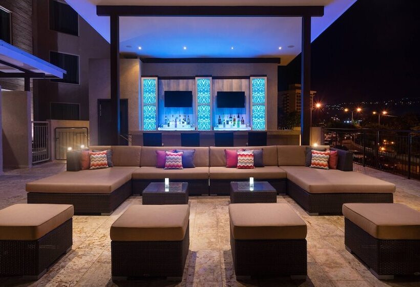 هتل Courtyard By Marriott Kingston, Jamaica