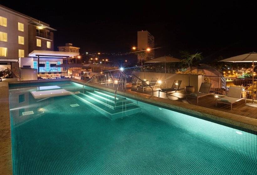 هتل Courtyard By Marriott Kingston, Jamaica