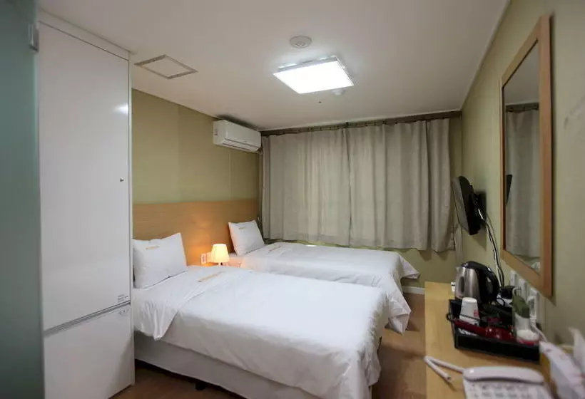 فندق Easy Residence