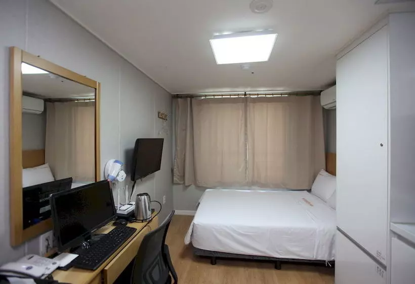 فندق Easy Residence