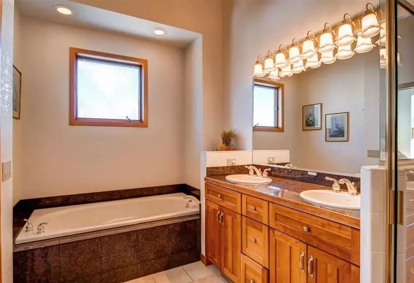 בית מלון כפרי Gold Flake