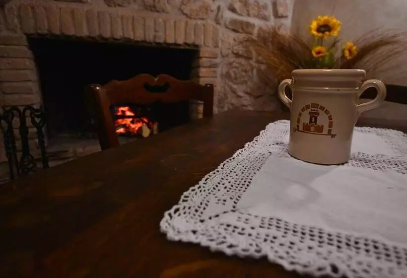 هتل Robur Marsorum Albergo Diffuso