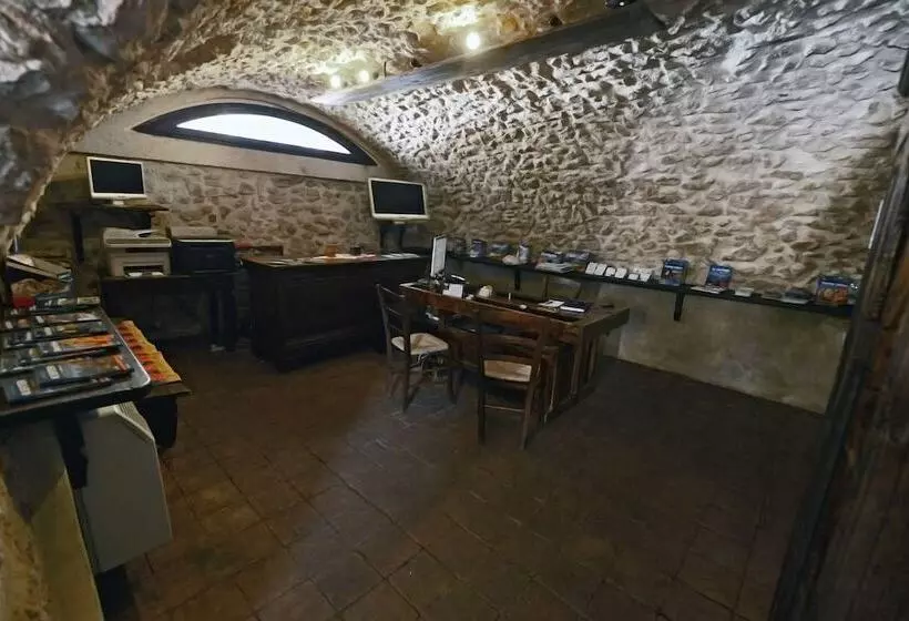 هتل Robur Marsorum Albergo Diffuso