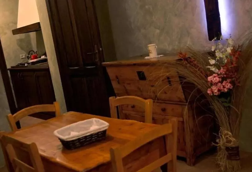 هتل Robur Marsorum Albergo Diffuso