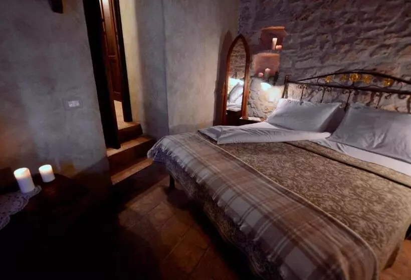 هتل Robur Marsorum Albergo Diffuso