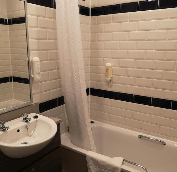 فندق The Brocket Arms Wetherspoon