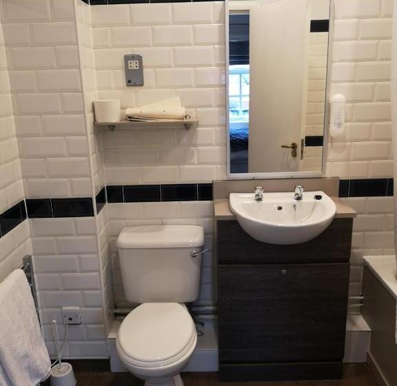 فندق The Brocket Arms Wetherspoon