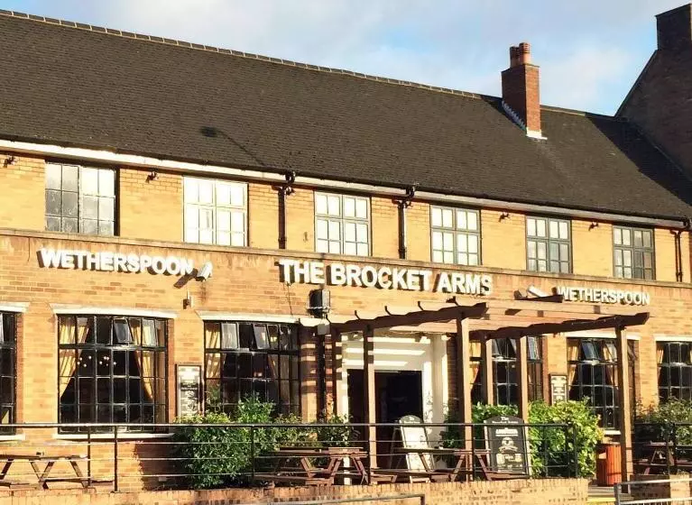 فندق The Brocket Arms Wetherspoon