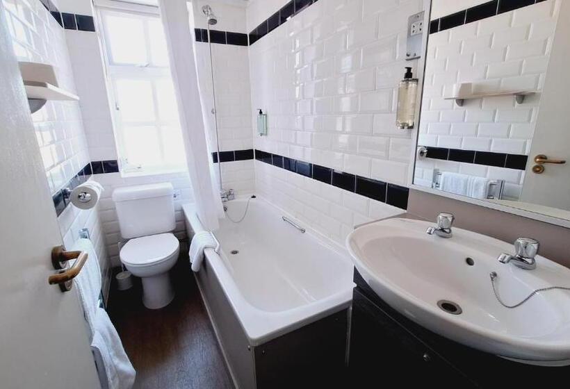 فندق The Brocket Arms Wetherspoon