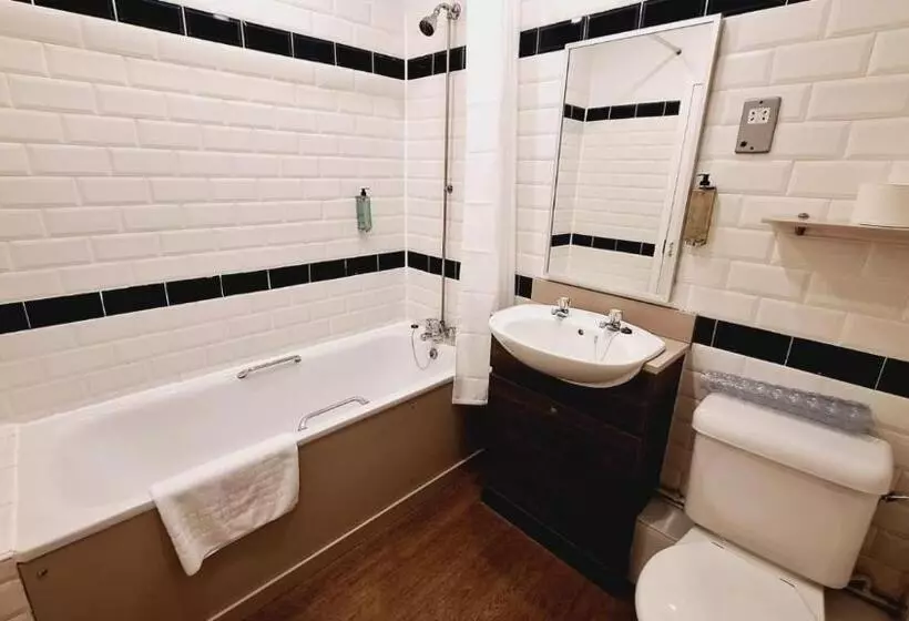 فندق The Brocket Arms Wetherspoon