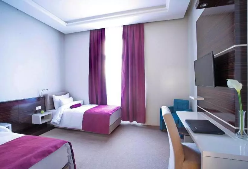 هتل Theater Belgrade