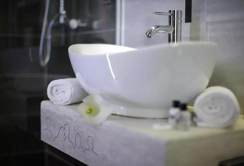 هتل Theater Belgrade