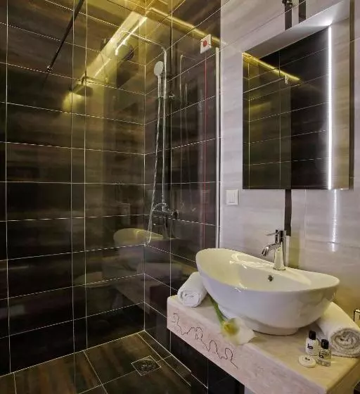 هتل Theater Belgrade