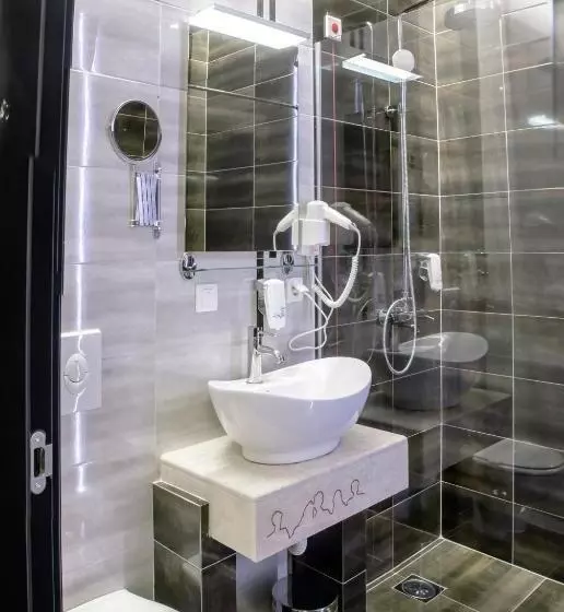 هتل Theater Belgrade