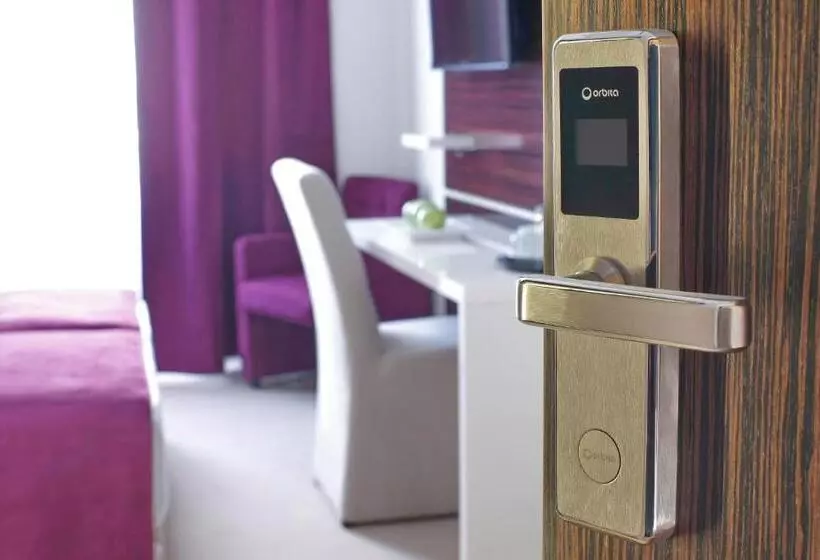 هتل Theater Belgrade