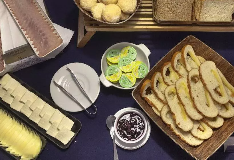 Отель Viaggio Virrey