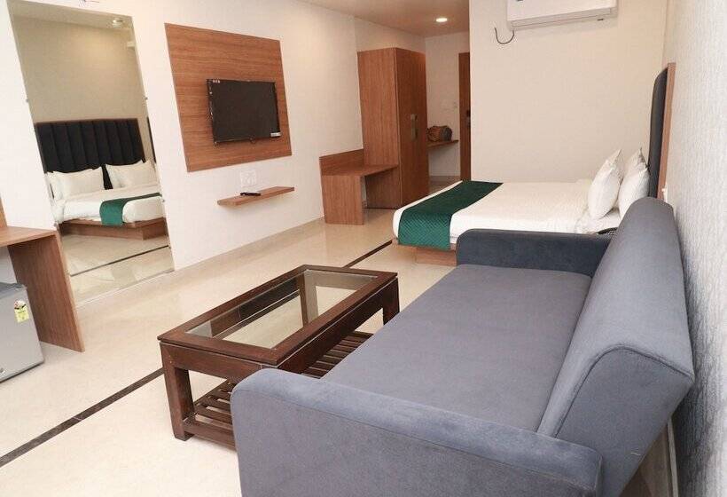 בית מלון כפרי 7 Vachan Lawns And Banquet