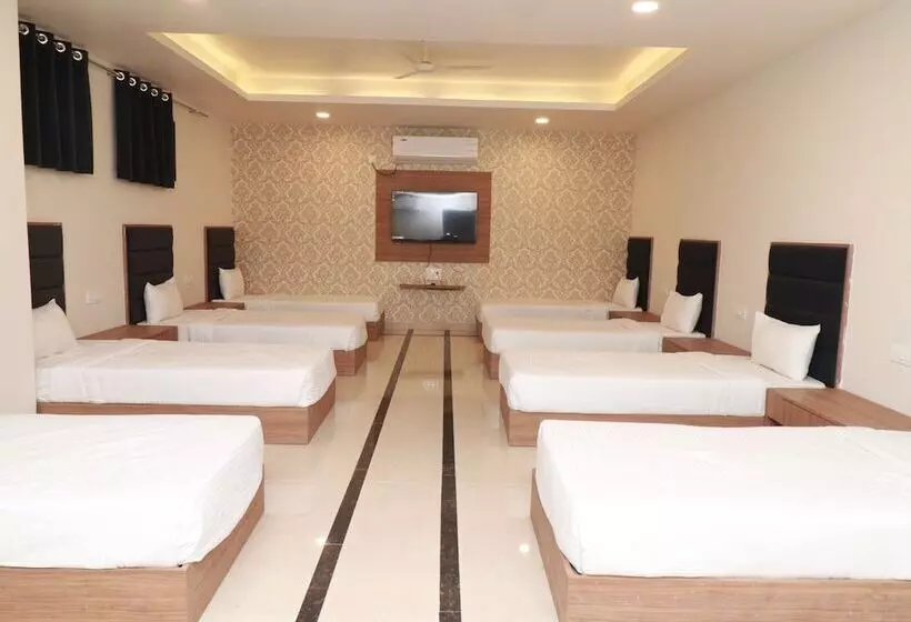 ホテル 7 Vachan Lawns And Banquet