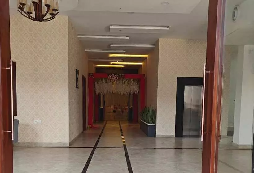 ホテル 7 Vachan Lawns And Banquet
